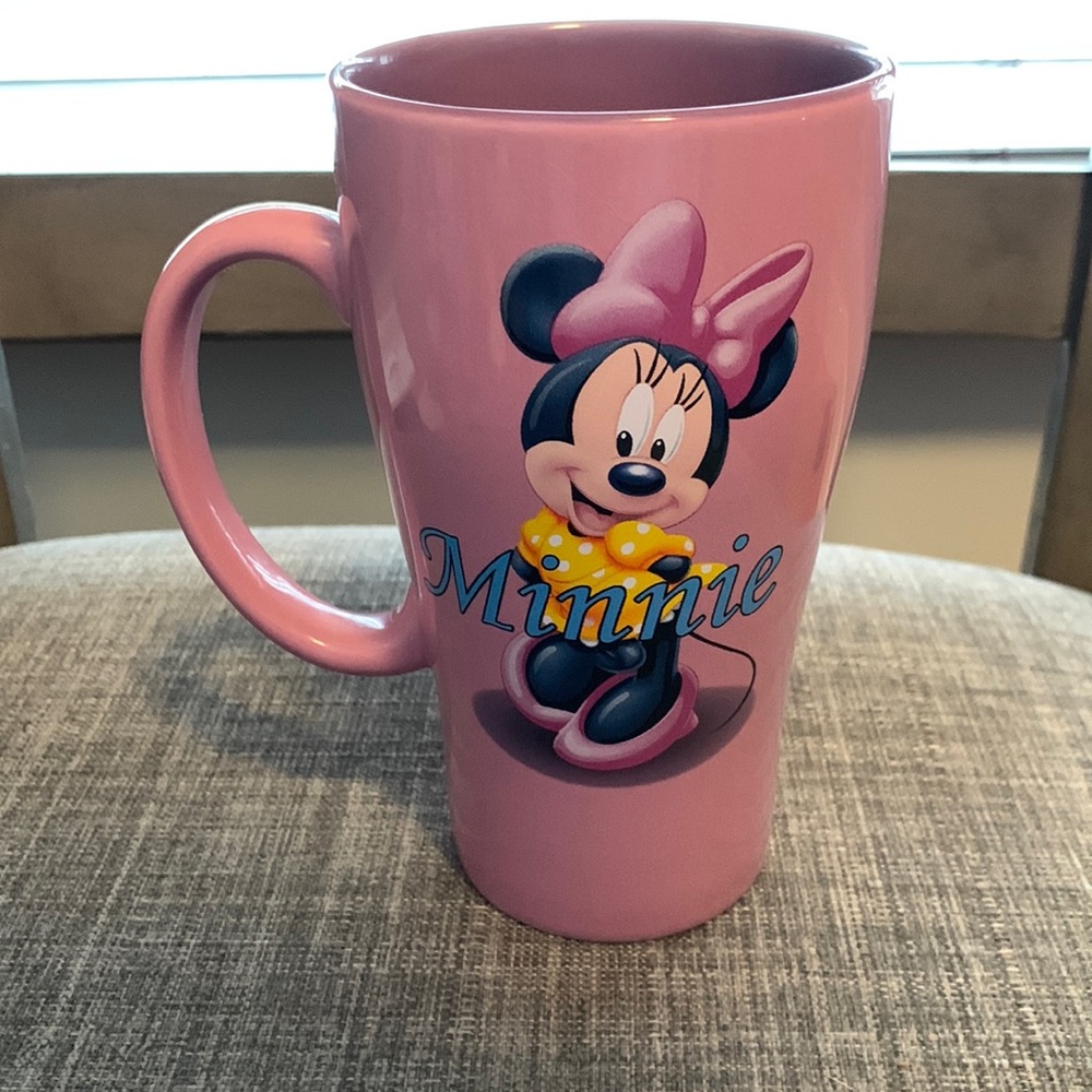 Disney Store Minnie Mouse mug